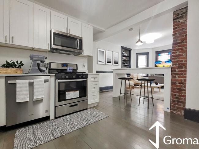 Primary Photo - 19 Peverell St