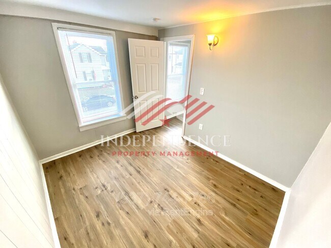 Building Photo - 906 Vine St