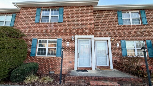 Building Photo - 23 Lexington Ct