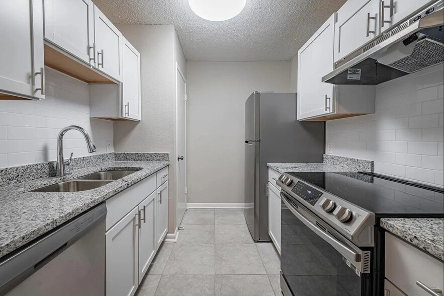 Interior Photo - Heritage Oaks