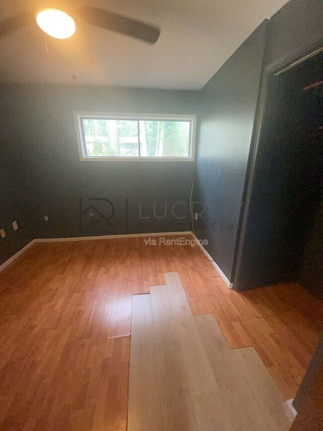 Building Photo - 2694 Woodside Dr