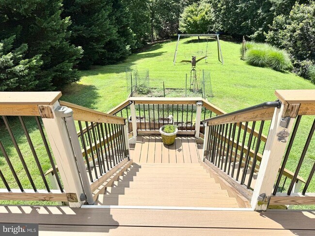 Building Photo - 53 Crestwood Ln