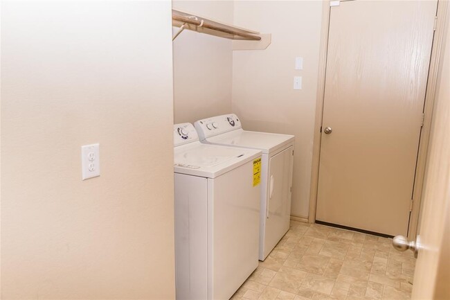 Building Photo - 20438 Chatfield Bend Way
