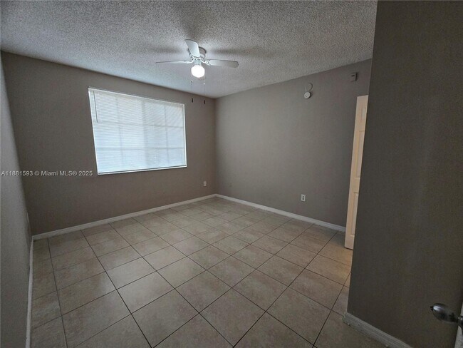 Building Photo - 2151 W Preserve Way
