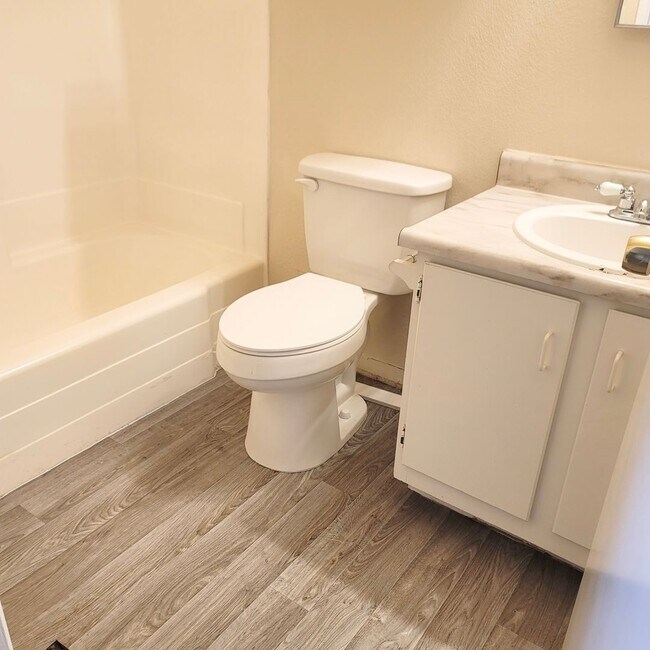Building Photo - 4 Bedroom Home in Fernley, NV