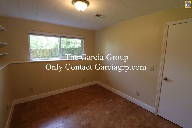Building Photo - 20540 NW Highland Ct
