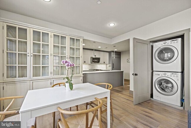 Building Photo - 3220 Grace St NW