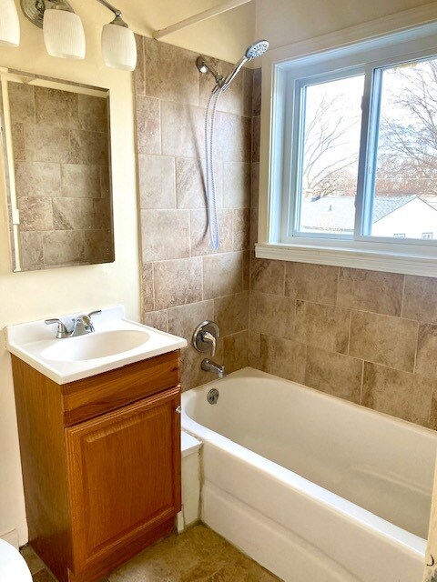 Building Photo - 32772 Missaukee Ct