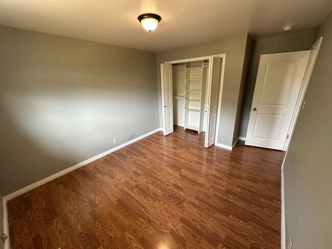 Building Photo - Orem - Single Family (Double kitchen)