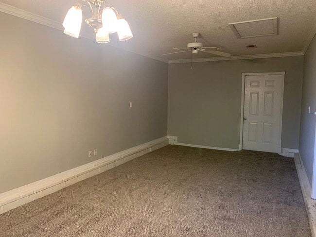 Building Photo - MOVE IN SPECIAL! Charming 3/1.5 St. Cloud Home w/ Partially Fenced Yard & Bonus Room