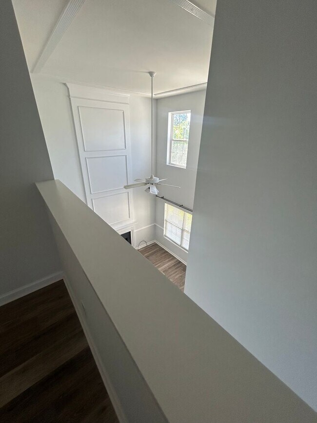 Building Photo - Great 4-Bedroom, 2.5-Bath