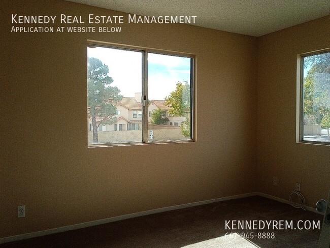 Building Photo - 44042 Palm Ln