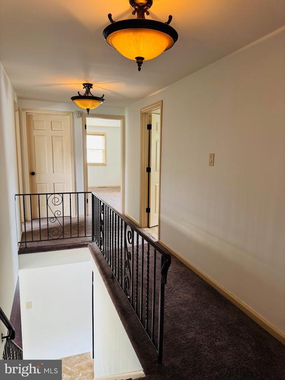 Building Photo - 410 Barby Ln