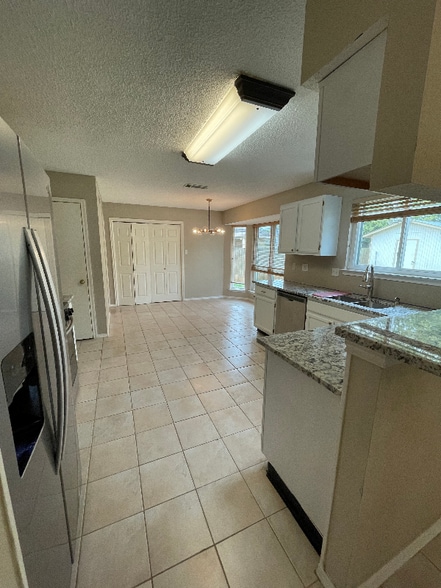 Building Photo - 507 Eaglecreek Dr
