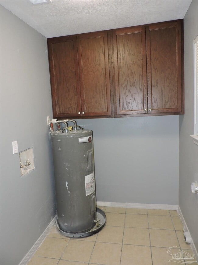 Building Photo - 5084 Yacht Harbor Dr
