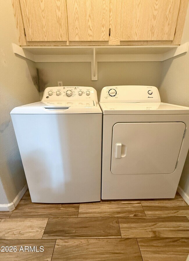 Building Photo - 235 E Smoke Tree Rd