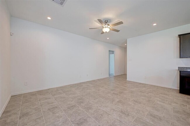 Building Photo - 1123 Lipizzan Ln