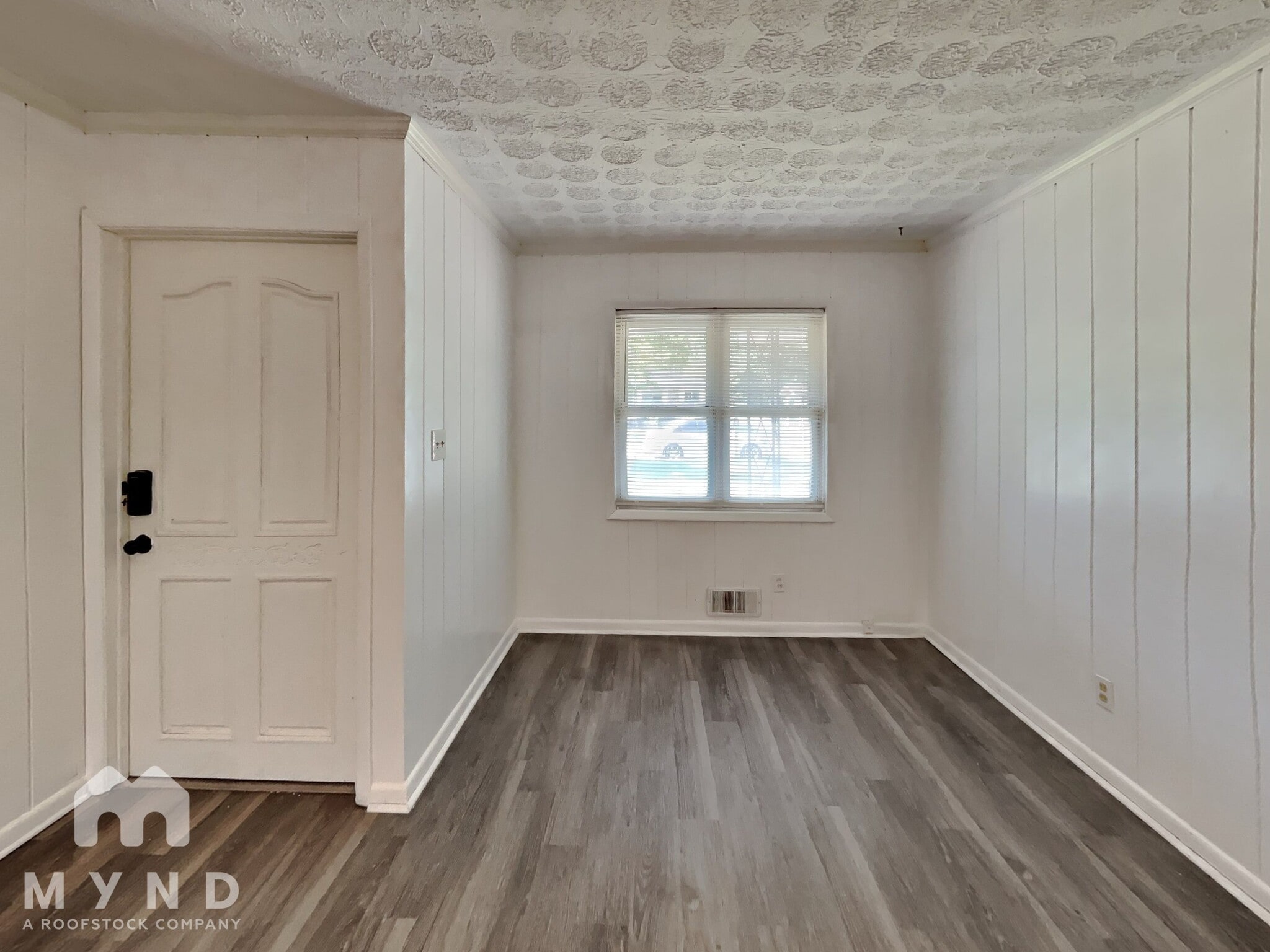 Building Photo - 1429 Vesta Ave