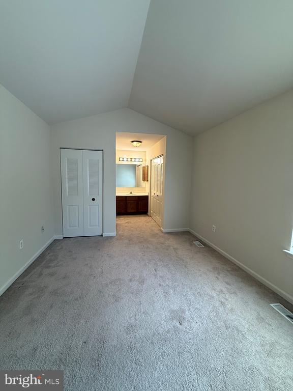 Building Photo - 106 Wind Ridge Dr