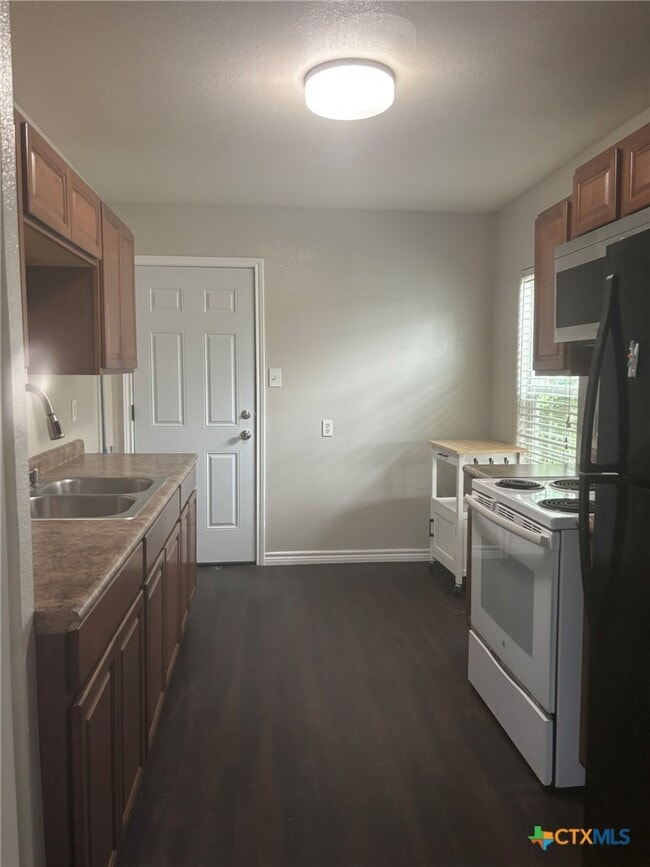 Building Photo - 2905 Wildwood St