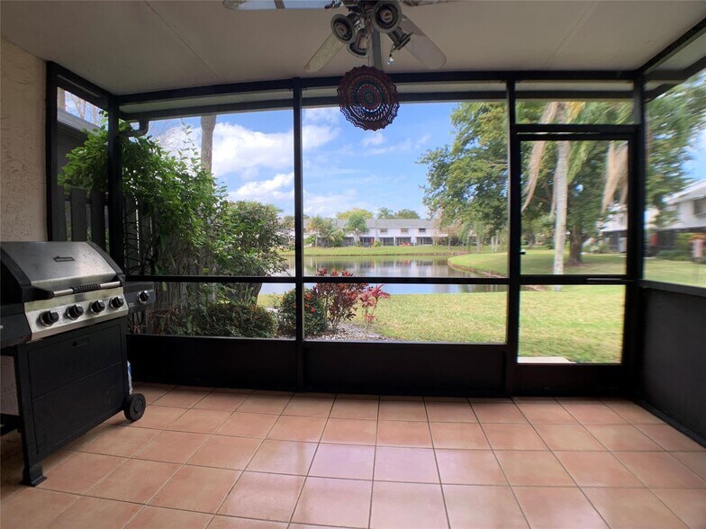 Building Photo - 3453 Carambola Cir S