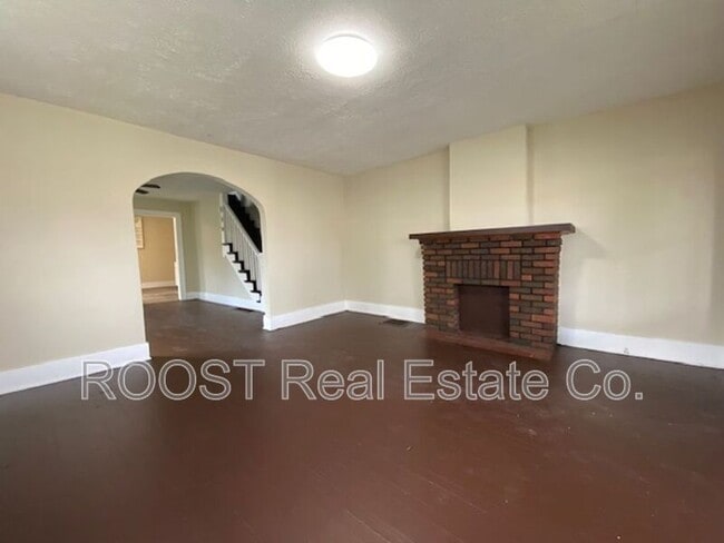 Building Photo - 1725/1727 W High St.