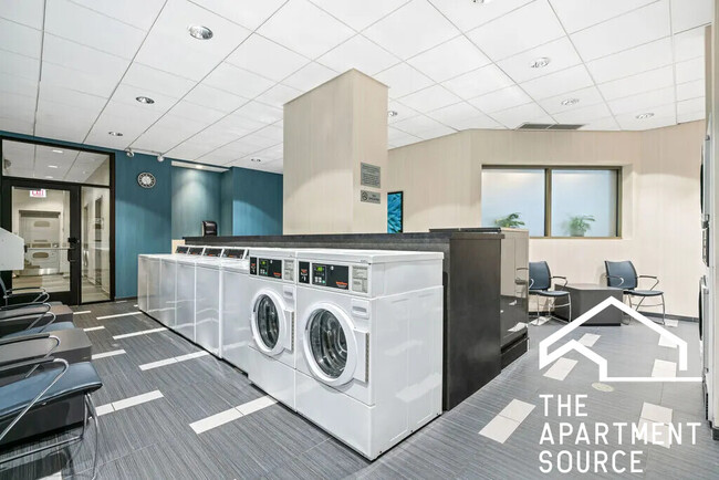 Building Photo - 1130 N Dearborn St