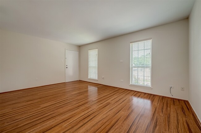 Building Photo - 6402 Del Monte Dr