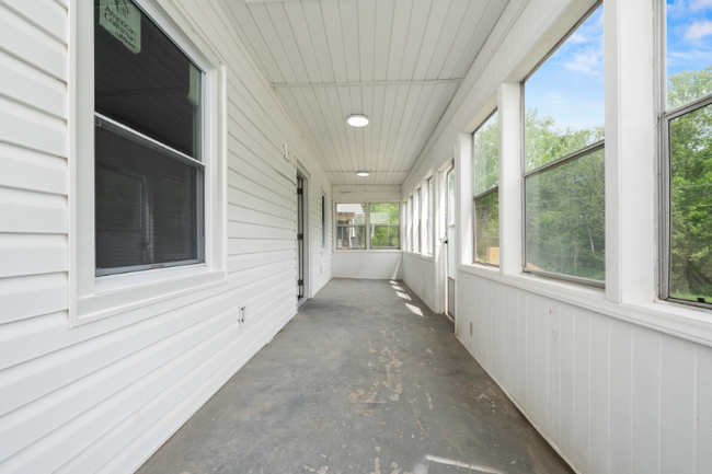 Building Photo - 341 Manning St