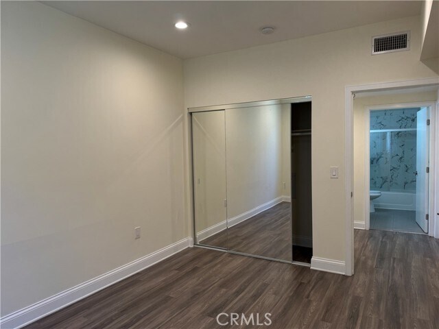 Building Photo - 14934 Burbank Blvd