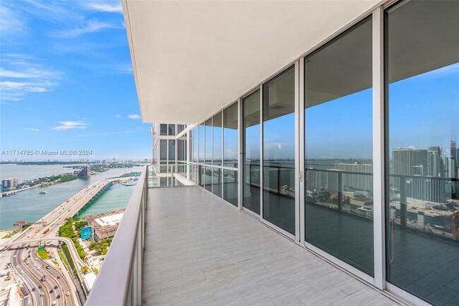 Building Photo - 1100 Biscayne Blvd