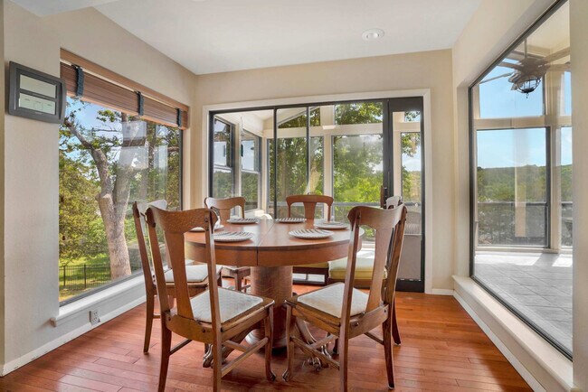 Building Photo - 13014 Schoolhouse Dr