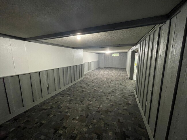 Building Photo - Spacious 3-Bedroom Home on Half-Acre Lot in Top-Rated Pleasant Valley School District!