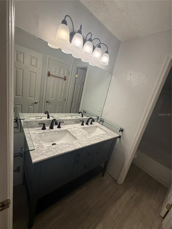 Building Photo - 3355 Riverview Way