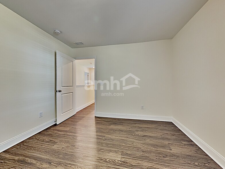 Building Photo - 161 Sweetgum Drive