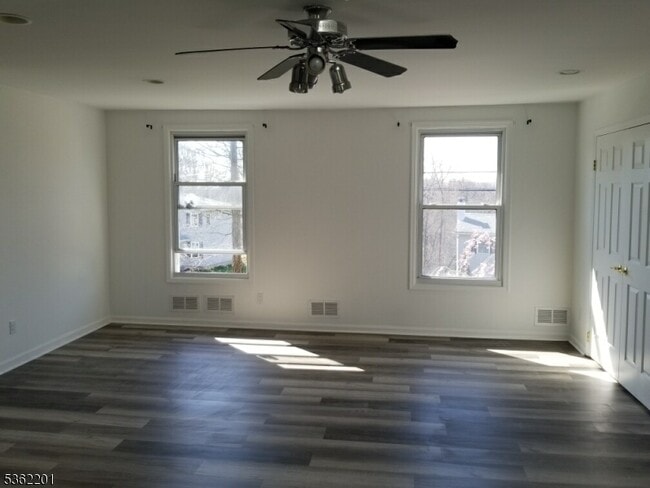 Building Photo - 119 Dartmouth Trail