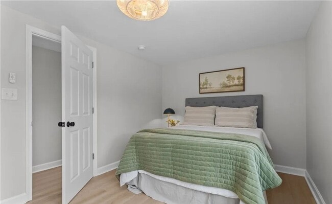 Building Photo - Newly Renovated 4 Bedroom, 2 Full Bath Home, Available Immediately!