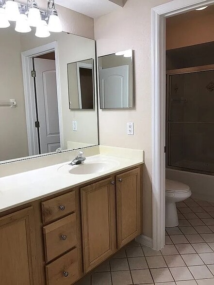 Bathroom on 2nd Floor - 1513 Woodward St