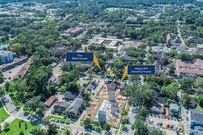 Building Photo - 919 SW 6th Ave