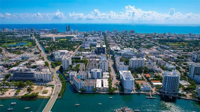 Building Photo - 1441 Lincoln Rd