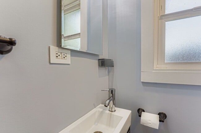 Building Photo - 3bed/1bath Home in Great North Everett Nei...