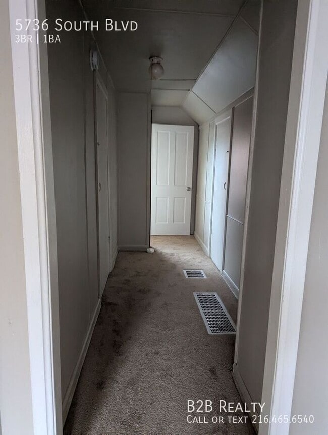 Building Photo - 5736 South Blvd