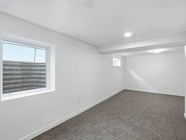 Building Photo - North Spokane 4 Bed, 2 Bath Single Family Home Available Now!