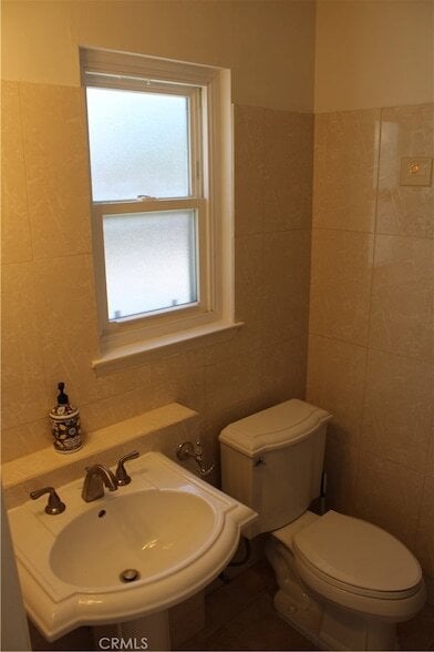 Building Photo - 5192 Robinwood Dr