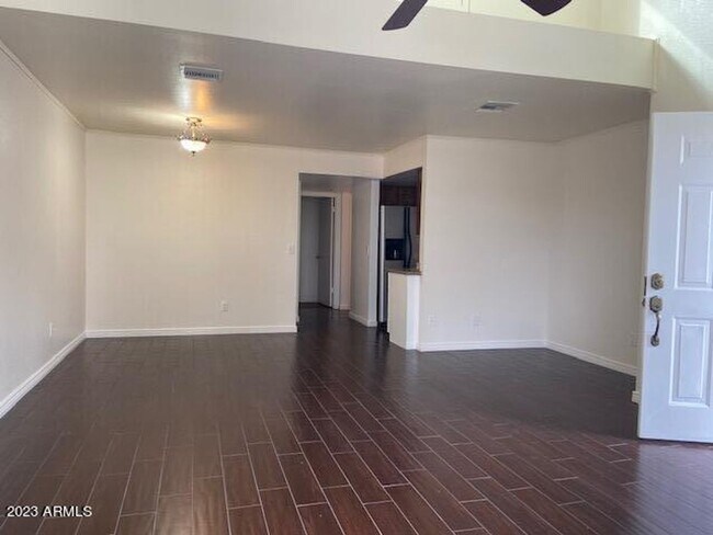 Building Photo - 2 bedroom @ 47th Ave & Olive