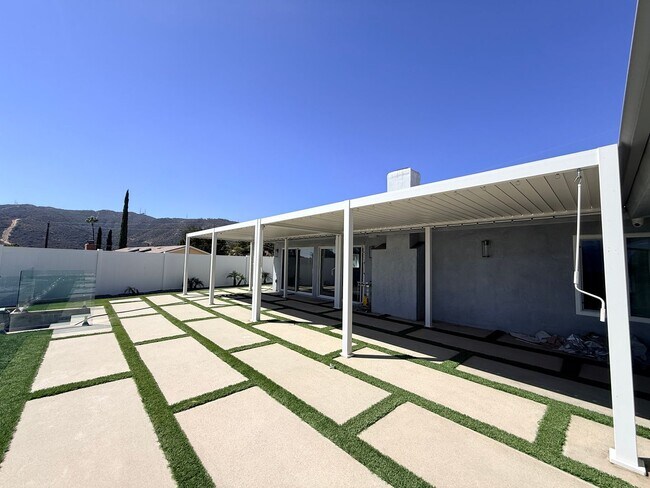 Building Photo - 9354 Glory Ave