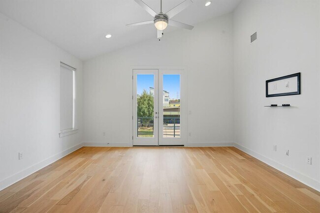 Building Photo - 5432 Agatha Cir