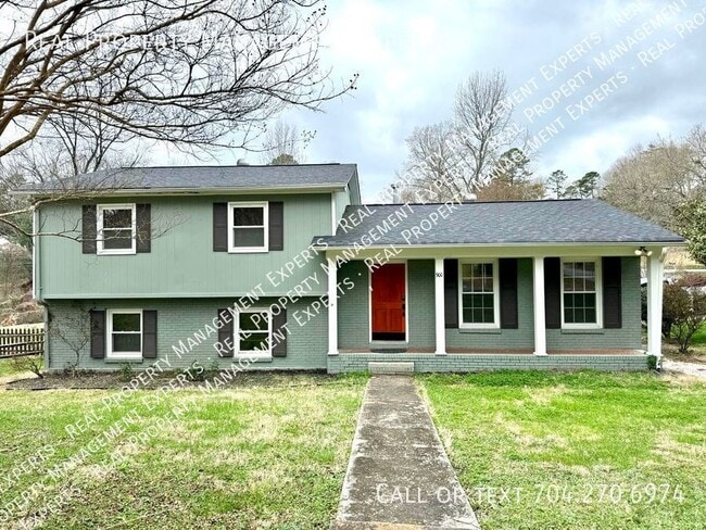 Building Photo - Stunning 4BR/3BA Home in Charlotte!