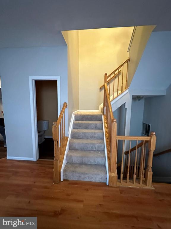 Building Photo - 218 Kirby St