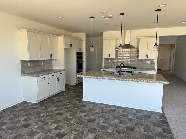 Building Photo - 4470 Hickory Ct